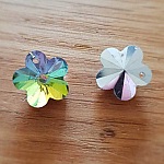 Glas Charm Anhänger facettiert Blume N°04-02