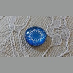 runder Glas-Cabochon 12mm Blume blau 038 