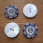 Bouton 2 trous Nacre 25 mm imprimé N°02