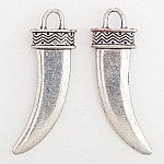 Breloque dent, corne 41 mm en métal argenté