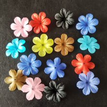 15 Marshmallow-Blumen Lucites sortiert