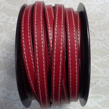 Rotes Kalbsflachleder 10 mm x 20 cm Mit 2 Fäden genäht.