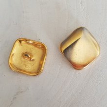Goldener Knopf Nr. 08, 22 mm, quadratisch