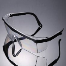 Schutzbrille aus Kunststoff Schwarz 57