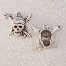 Totenkopf Charm Nr. 07