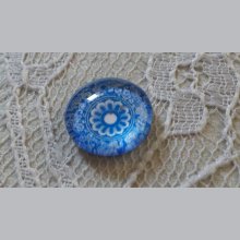 runder Glas-Cabochon 12mm Blume blau 026 