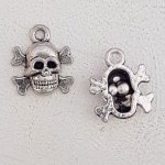 Totenkopf Charm Nr. 15