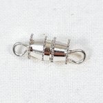 Fermoir à visser pour un bijou facile à porter avec une finition parfaite.