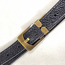 Ceinture pour Elle, en cuir noir grainé et boucle coloris bronze vieilli.