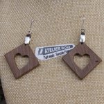 quadratische Ohrringe mit Herz aus Walnussholz ethischer Holzschmuck, Holzhochzeit, Valentinstag,handgemacht