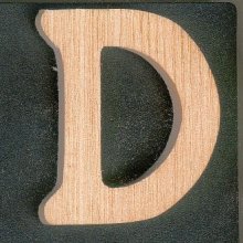 Buchstabe D aus Massivholz zum Bemalen und Aufkleben, handgefertigt aus Eschenholz Höhe 5 cm Dicke 5 mm