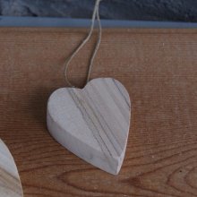 Kleines Herz aus Birkenholz zum Aufhängen Valentinstag
