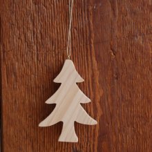 Weihnachtsbaum 10 cm aus Massivholz zum Bemalen zum Aufhängen, handgeschnitzt