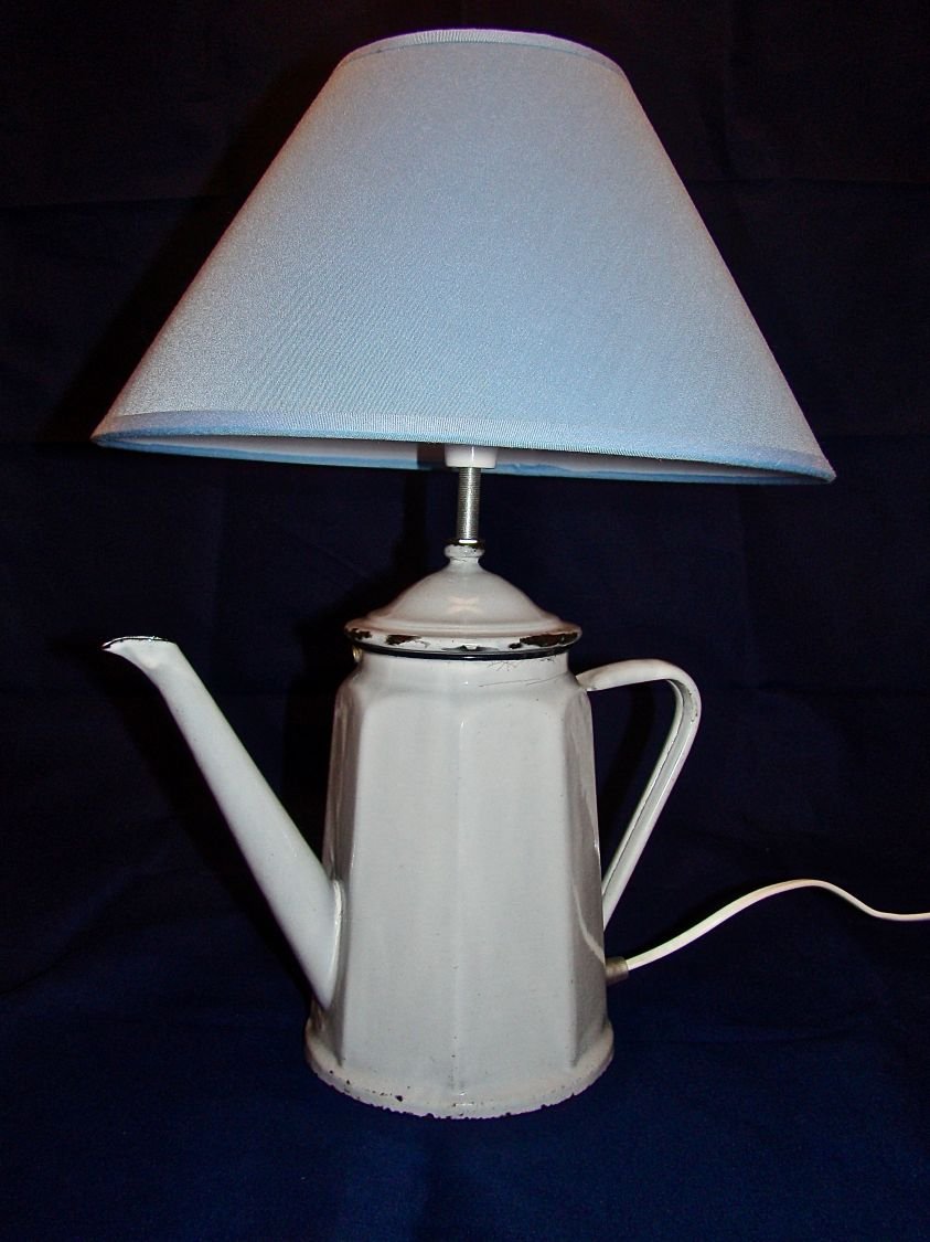 Lampe Alte Kaffeekanne aus emailliertem Blech