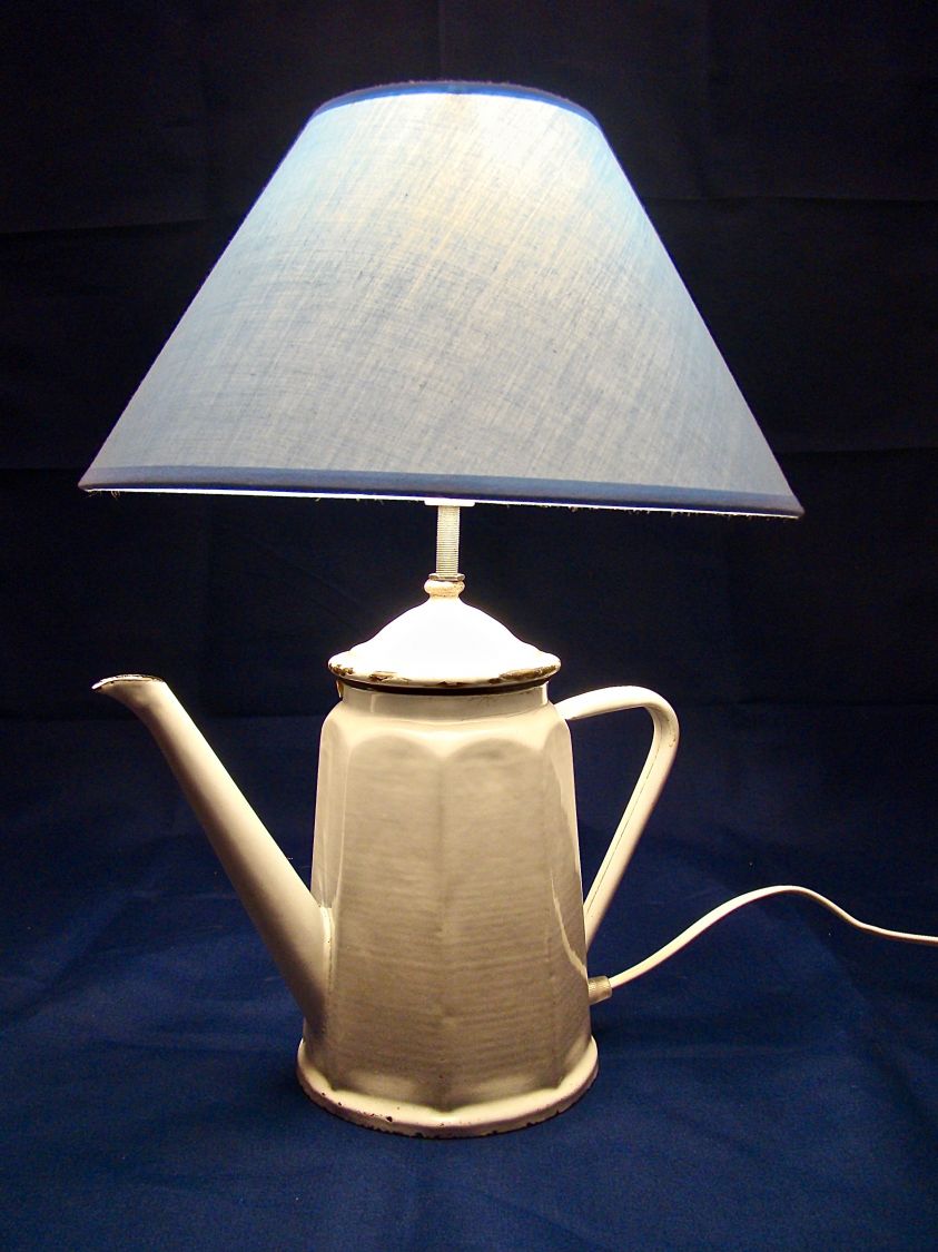 Lampe Alte Kaffeekanne aus emailliertem Blech