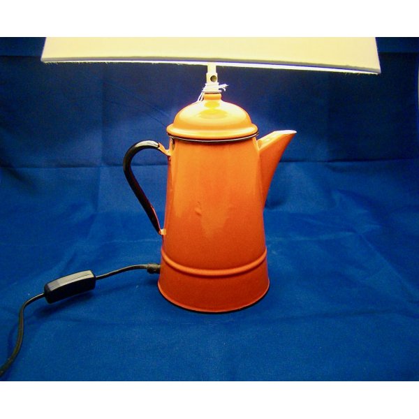 Lampe Rote Kaffeekanne, alt, aus emailliertem Blech