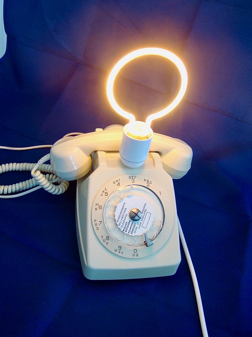 Dingo-Telefonlampe, weiße Neonröhren!