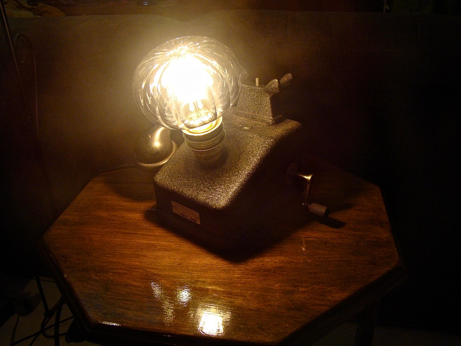 Retro-Steampunk-Telefonlampe