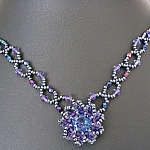 Collier Syros bleu irisé en kit