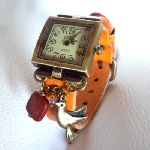 Montre carrée vintage cuir caramel décor Oiseau