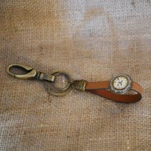 Schlüsselanhänger aus Leder und Cabochon Gousset 
