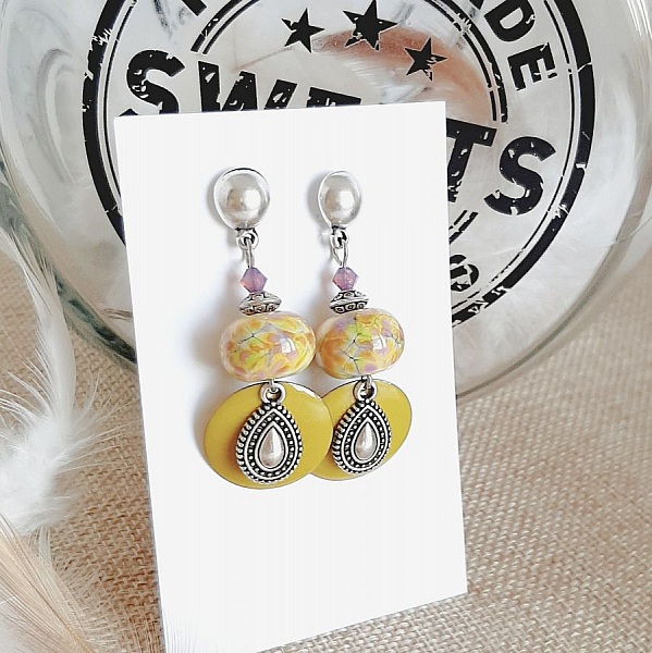 designer orignales ohrringe in s&auml;urefarbenem anisgr&uuml;n und tropfen aus altsilber