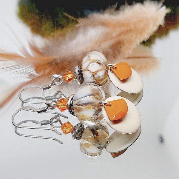 boucles oreilles jaune style &eacute;vezntail et &eacute;cru avec perle de cr&eacute;ateur