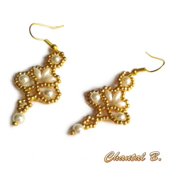 gewebte Perlenkette mit wei&szlig;en und goldenen Perlmuttperlen Hochzeit Abend