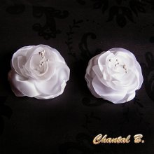 Schuhclips Hochzeit Blume Satin weiß und Stempel weiß Zubehör Hochzeit Zeremonie Abend