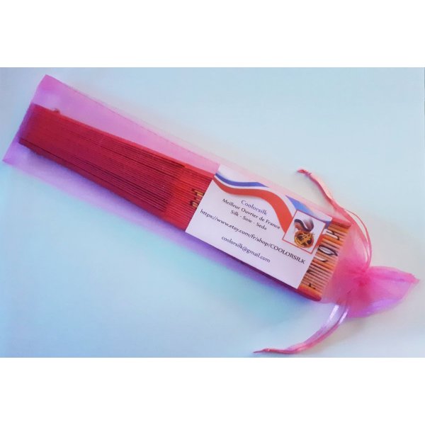 Ein sch&ouml;ner, handgezeichneter und handbemalter Seidenf&auml;cher f&uuml;r einen perfekten "D-Day".