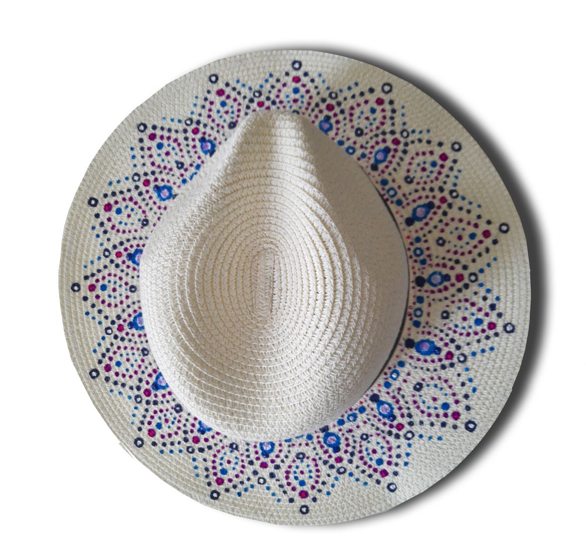 Ein hübscher Hut im Panama-Stil aus beschichtetem Stroh für besseren Schutz