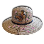 Hübscher handbemalter durchbrochener Hut 'Monarch von Mexiko und japanischer Kirschbaum'.
