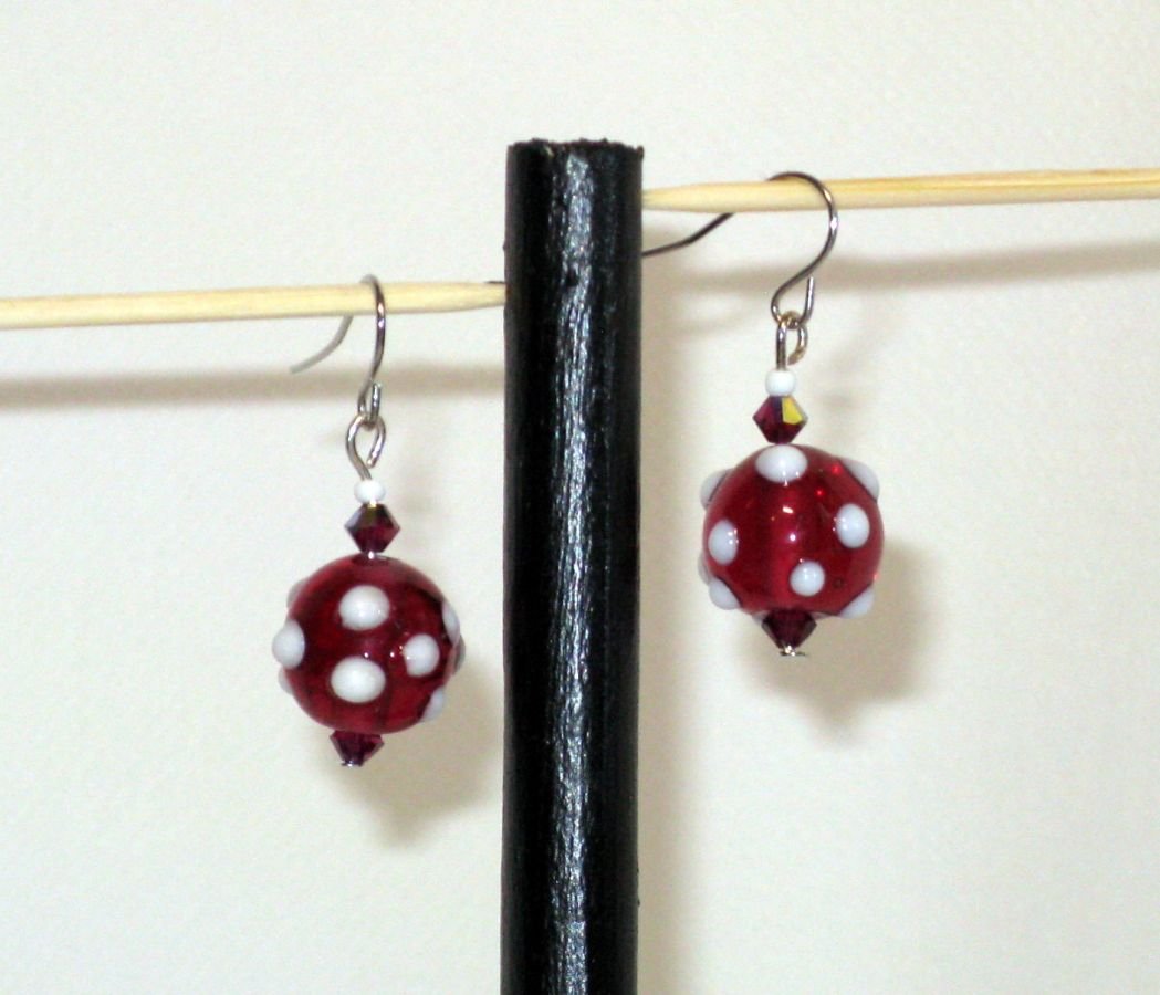 Boucles d'oreille violet et blanc