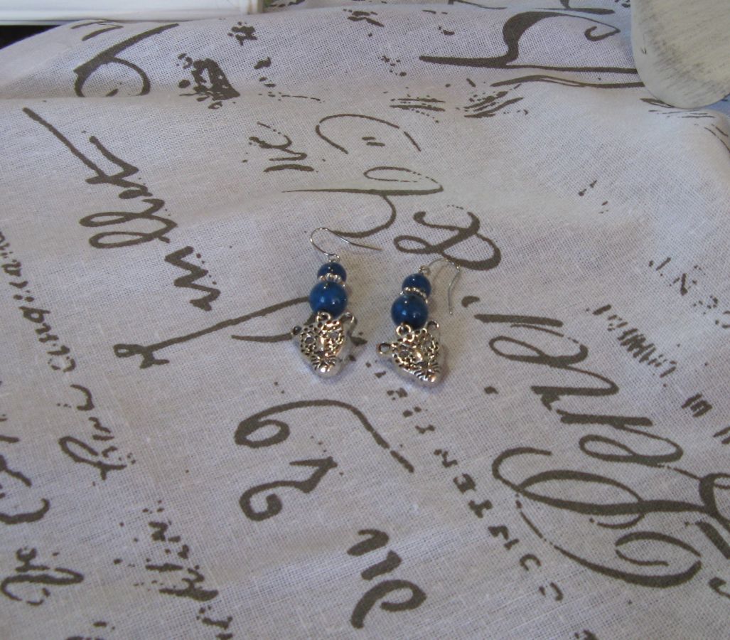 Boucles d'Oreille Tête de Panthère perles bleu, Création Unique