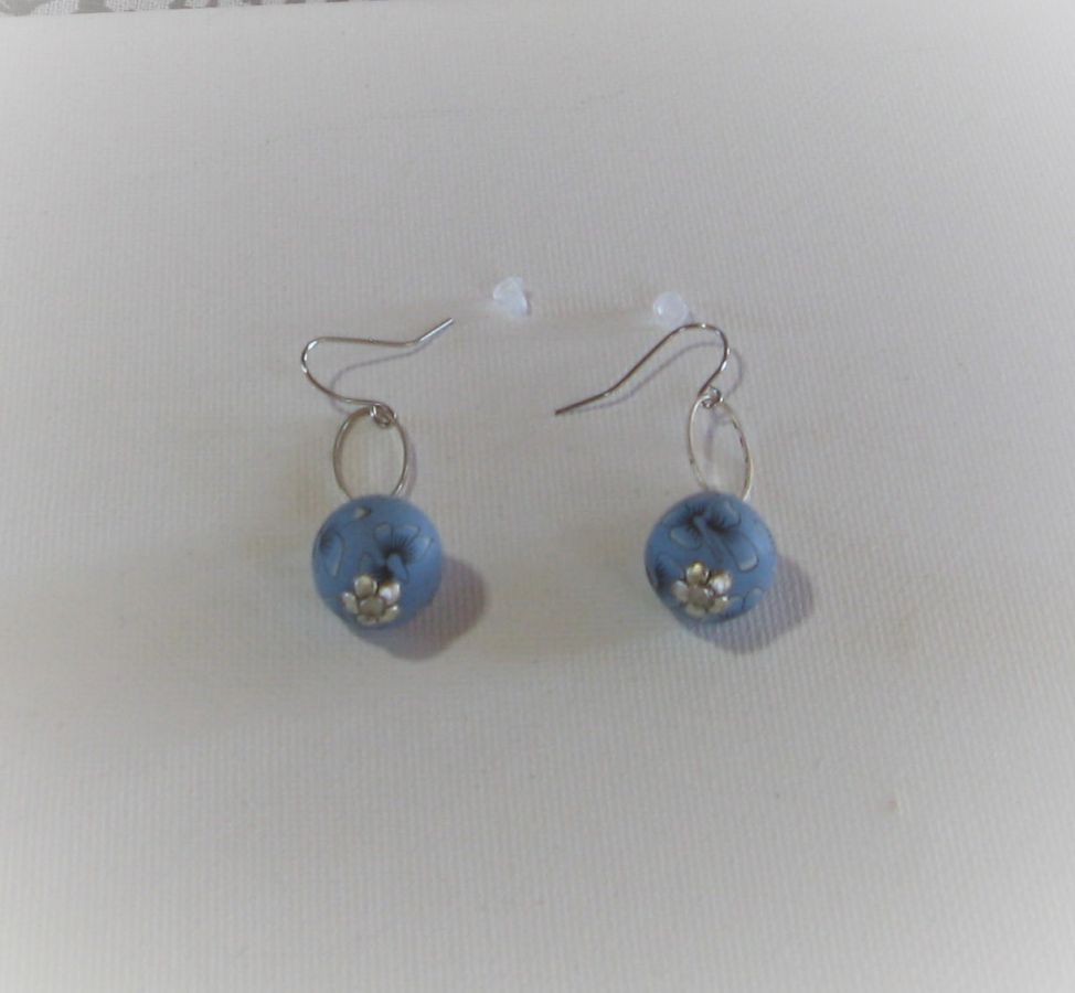 Boucles d'Oreilles Femme Bleu et Blanc sur Anneau Oval