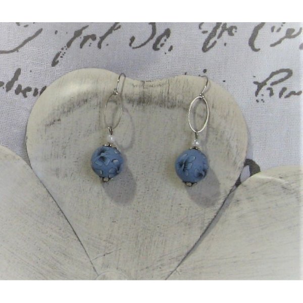 Boucles d'Oreilles Femme Bleu et Blanc sur Anneau Oval