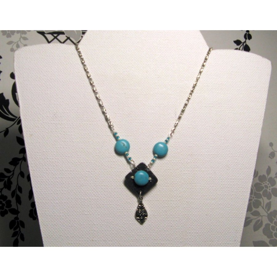 collier pendentif breloque style baroque turquoise sur chaine fantaisie