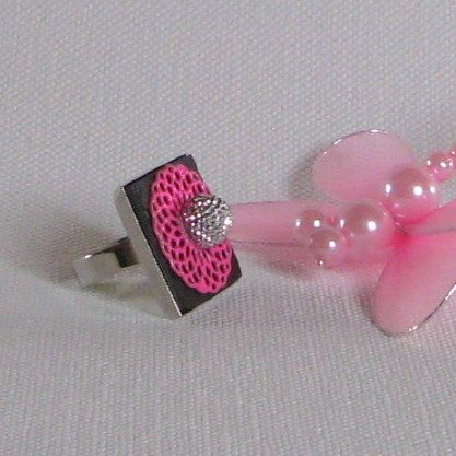 Grosse Bague Réglable pour Femme en Ardoise motif Fleur Fuchsia, Création Unique