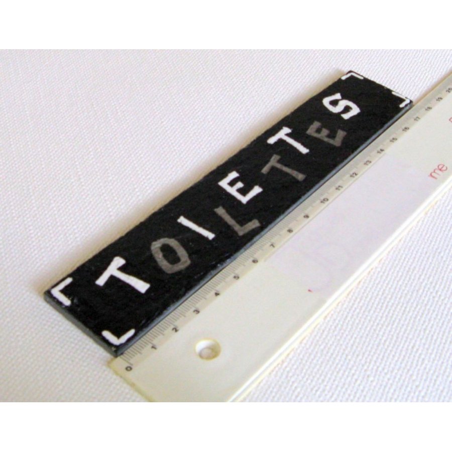 Türschild für Toilette aus Schiefer Emaillierte Buchstaben in Silber und Weiß, Handgefertigte Kreation