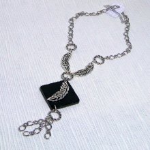 collier pendentif feuille argenté et ardoise style rock