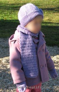 Set aus Schal, geblümter Mütze und Handschuh für kleine Mädchen