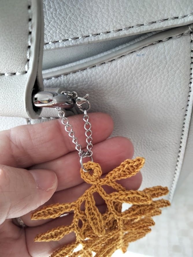 Taschenschmuck - Blätter - Senf