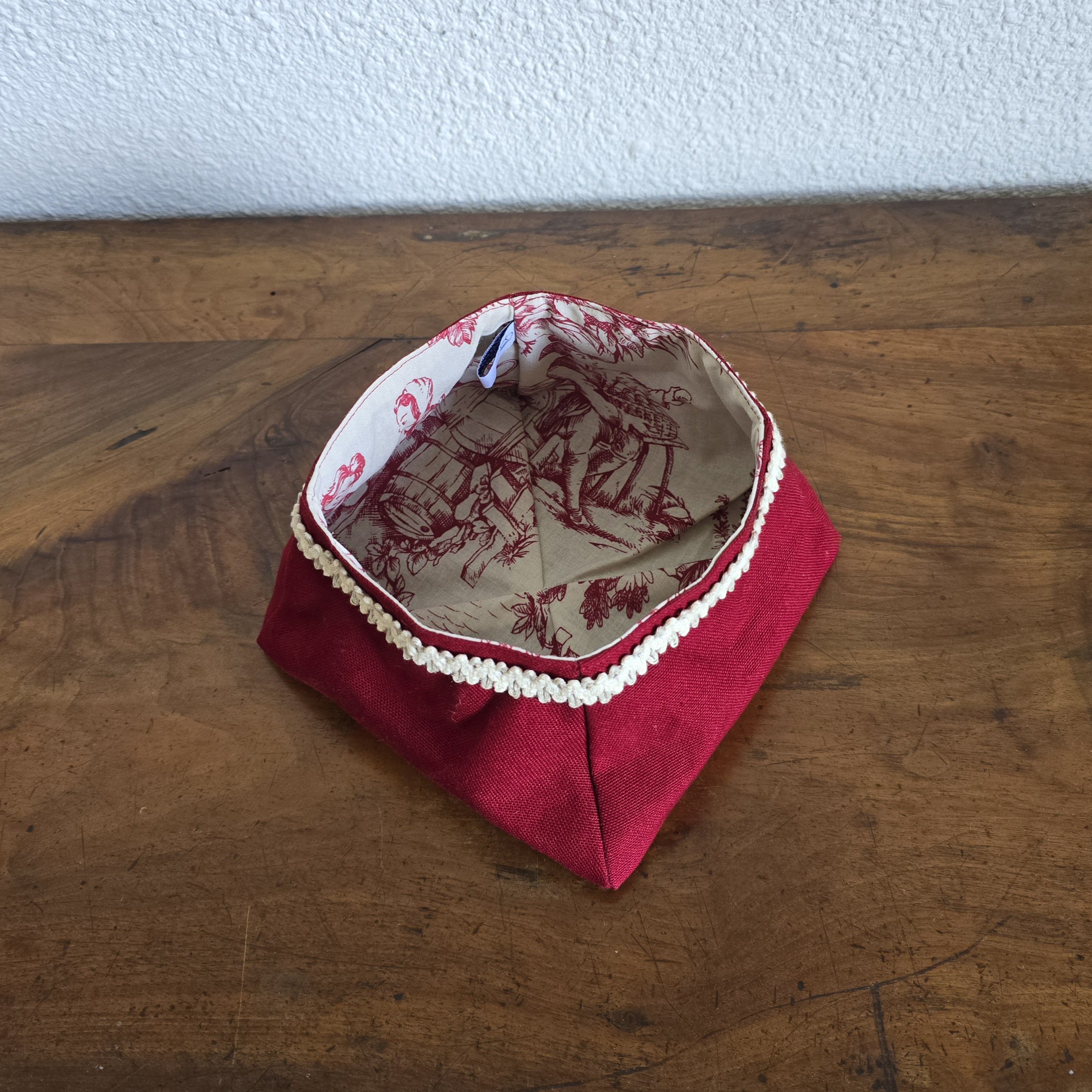 Vide poches en tissu coton &eacute;pais, doubl&eacute; de toile de jouy.