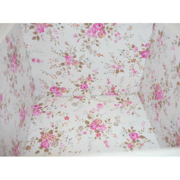 Kleine Schachtel aus Massivholz mit wei&szlig;em Cupcake-Dekor