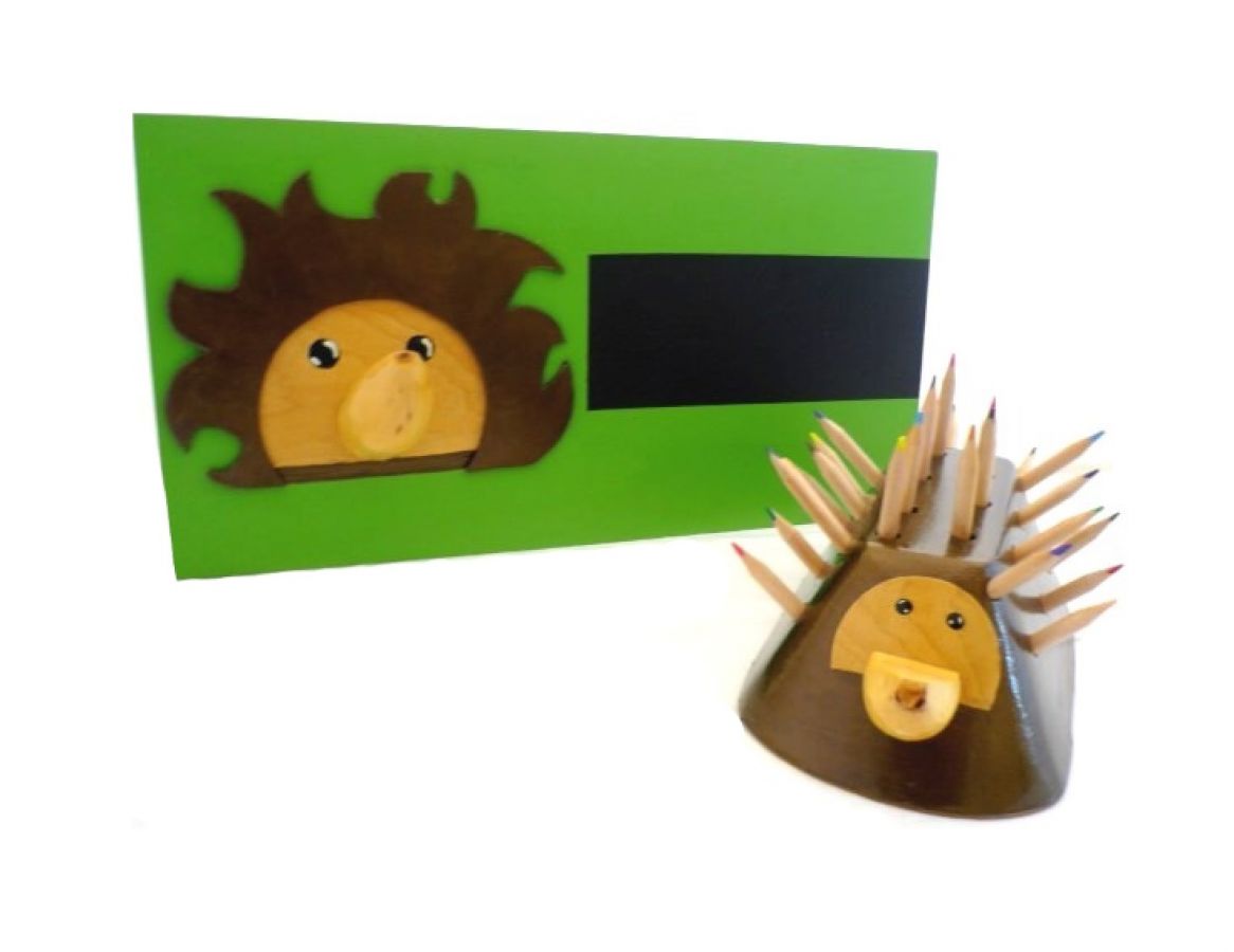 Schulanfangsset aus Holz Modell: Igel (Bleistiftbecher und Wandgarderobe mit einem Haken)