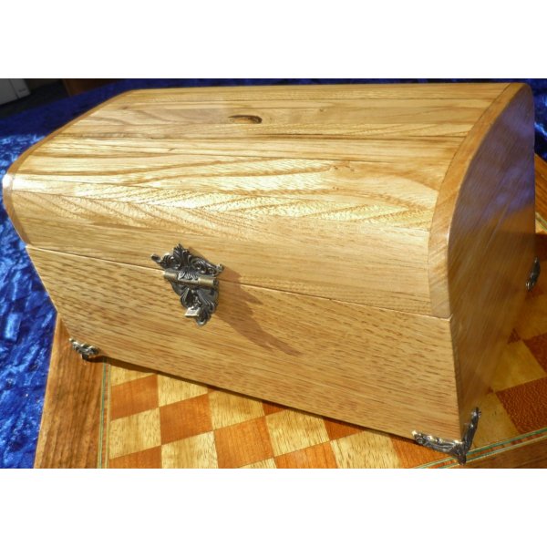 Sehr H&uuml;bsch Gebogene Truhe Aus Kastanienholz Massivholz Aus Den Pyren&auml;en 