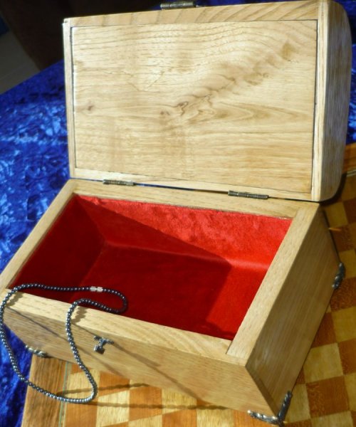 Sehr H&uuml;bsch Gebogene Truhe Aus Kastanienholz Massivholz Aus Den Pyren&auml;en 