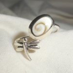 Origineller Ring aus 925er Silber mit St. Lucia-Auge und Libelle