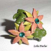 Ring Blumen aus braunem Ton mit Swarovski-Kristall und grünem Blattwerk