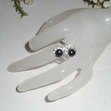 Origineller Ring aus 925er Silber mit Blume und schwarzer Zuchtperle